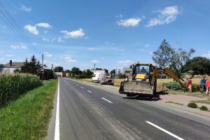 Budowa sieci kanalizacji sanitarnej wzdłuż drogi