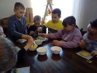 Dzieci podczas warsztatów