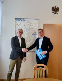 Uścisk rąk dwóch mężczyzn