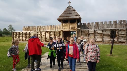 Dzień Dziecka spędzili w Biskupinie