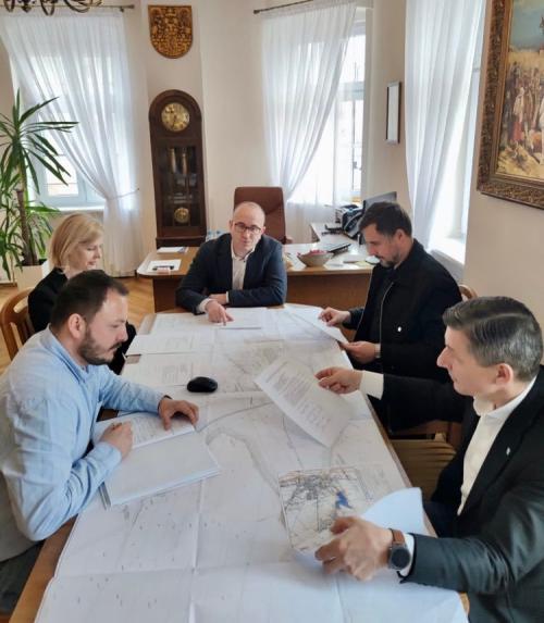 Prace projektowe nad nowym zbiornikiem wodnym postępują.