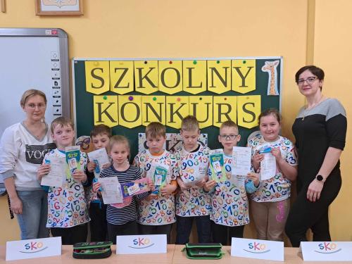Uczniowie uczą się oszczędzać