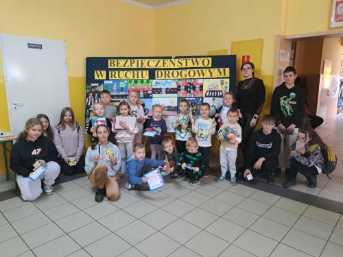 Bezpieczeństwo w ruchu drogowym szkolny konkurs plastyczny